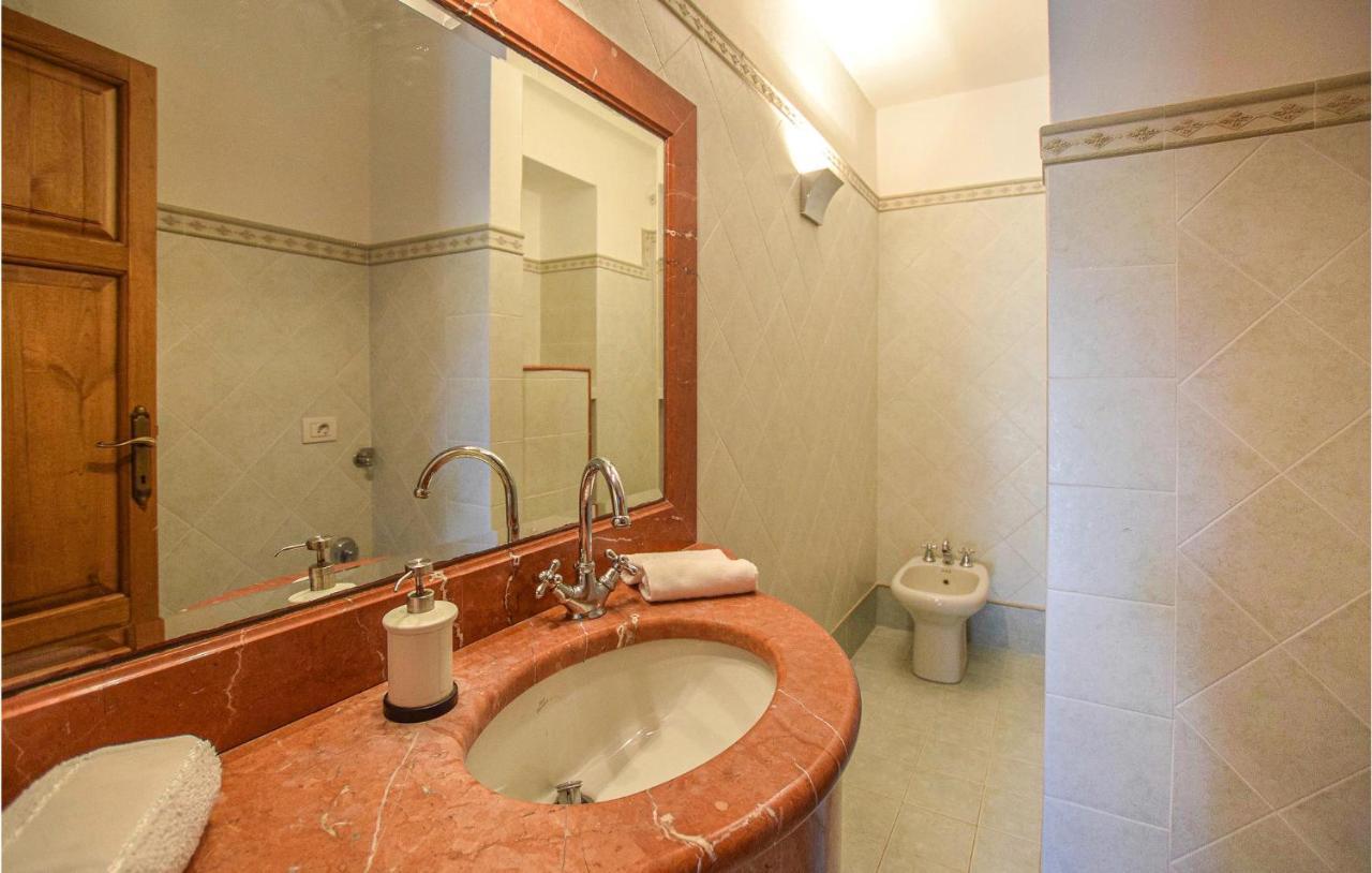 5 Bedroom Amazing Home In Fabbiano Fabbiano  Exterior photo